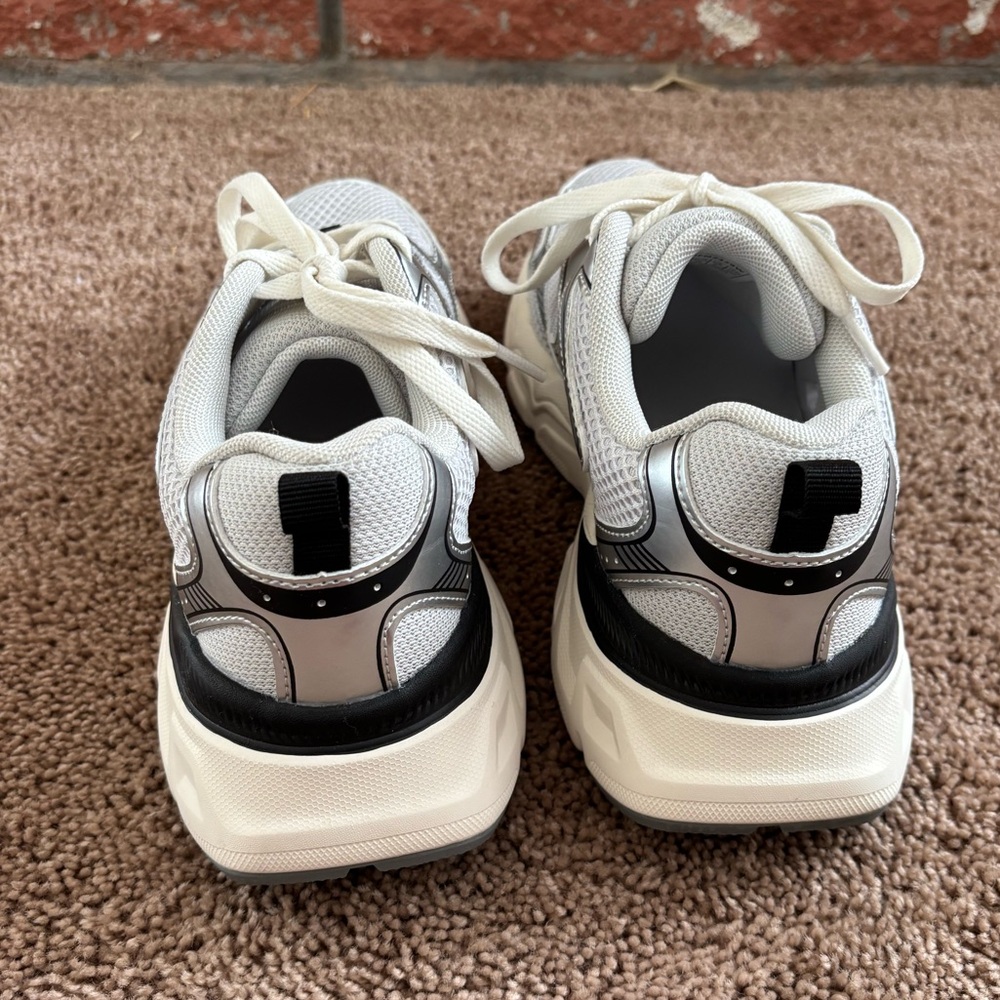 Stylish White and Gray Sneakers - Picture 3 of 8